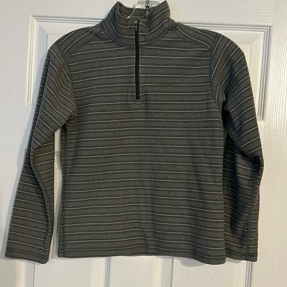 Patagonia long sleeve 1/4 zip sweater.